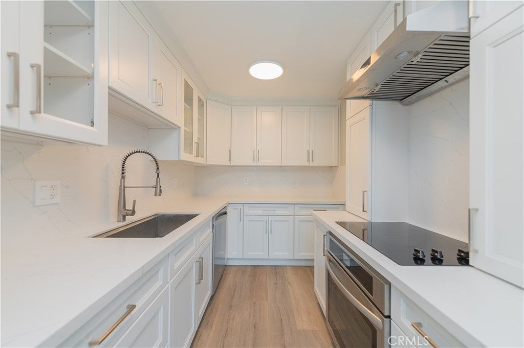 6542 Ocean Crest Drive B308