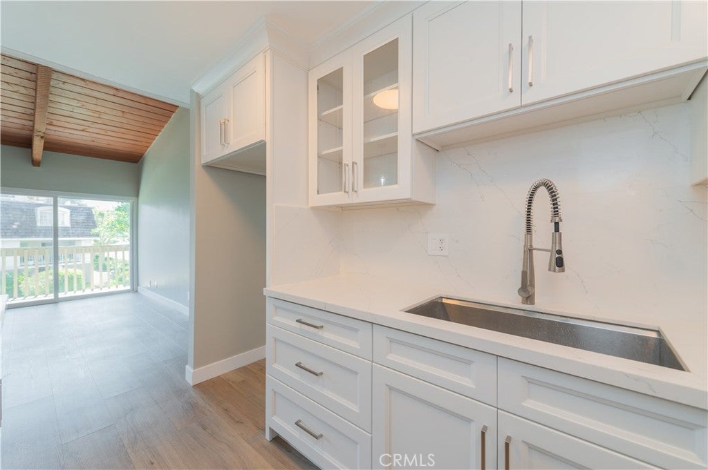 6542 Ocean Crest Drive B308