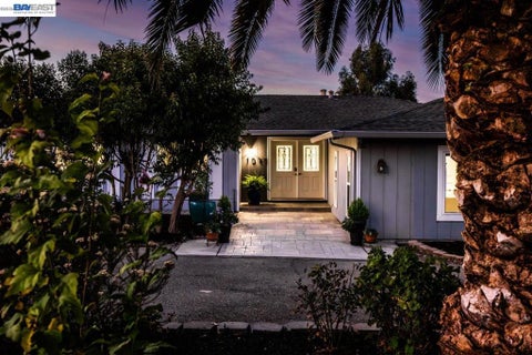 Photo of 1015 Byrd Ln Ln, Pleasanton, CA 94566 (MLS # 41149017)