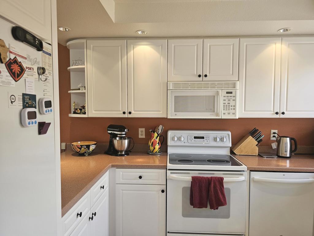 Sunrise C.C. - Residential Lease