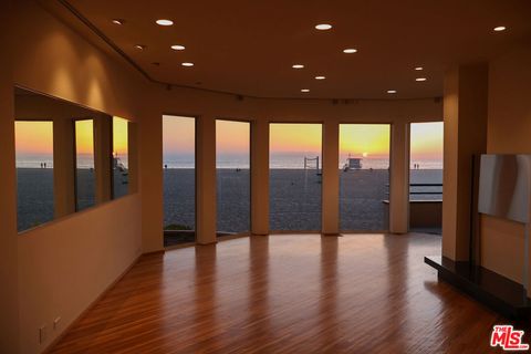 Photo of 3505 Ocean Front Walk, Marina Del Rey, CA 90292 (MLS # 26652307)