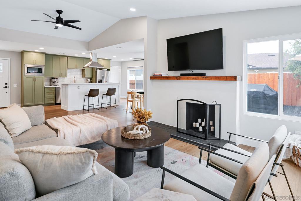 Del Cerro - Residential