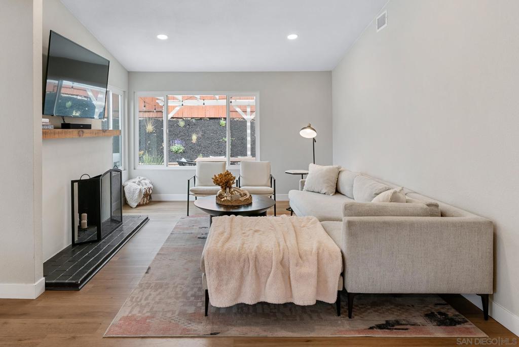 Del Cerro - Residential