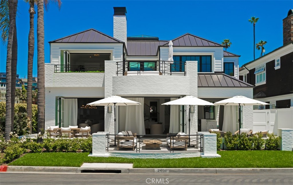 2401 Bayshore Drive