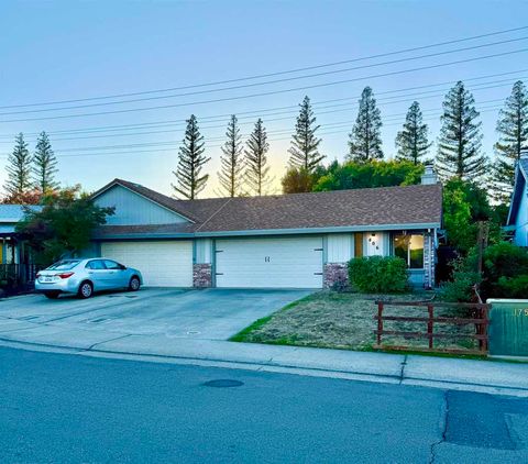 Photo of 406 406 Cameron Way Way, Roseville, CA 95678 (MLS # 41120079)