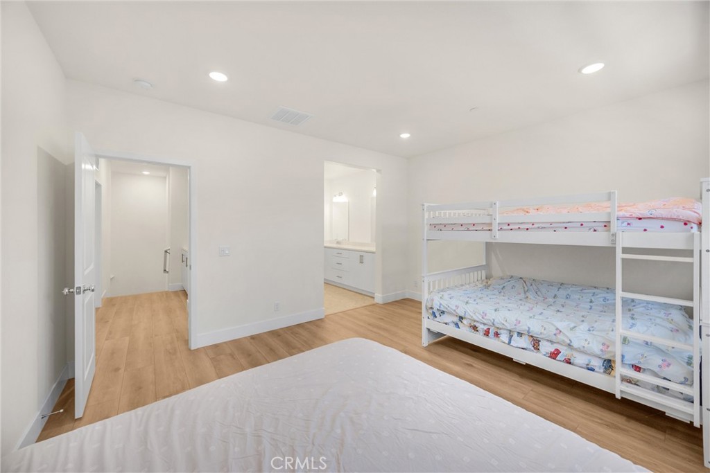 Vista Walk - Residential