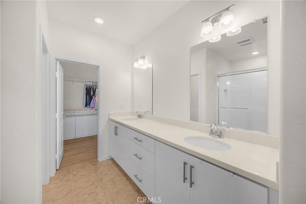 Vista Walk - Residential