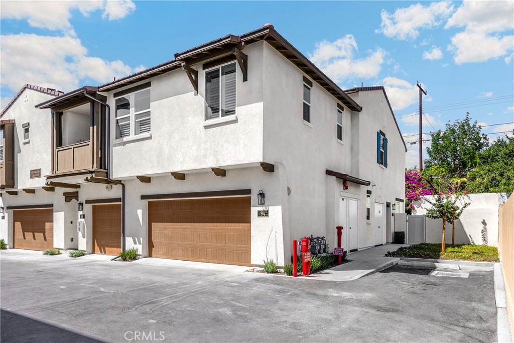 Rare Find – Two-Story Townhome with Private Backyard.
Welcome to this charming 3-bedroom, 2.5-bathroom end-unit townhome with an attached 2-car garage. Newly built and thoughtfully designed, this home is perfect for comfortable, everyday living.
The kitchen is beautifully appointed with sleek quartz countertops and stainless steel appliances, while the bathrooms showcase contemporary finishes. Natural light flows throughout the home, highlighting its stylish design.
Enjoy your own private backyard—great for barbecues, playtime, or simply relaxing. The community offers fun amenities like a dog park, fire pit, ping pong table, and cornhole, making it easy to connect with neighbors and enjoy the outdoors.
This move-in ready home is the perfect blend of modern comfort and community living.