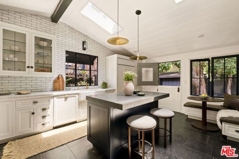 Photo of 6424 Ivarene Avenue, Los Angeles, CA 90068 (MLS # 26103854)