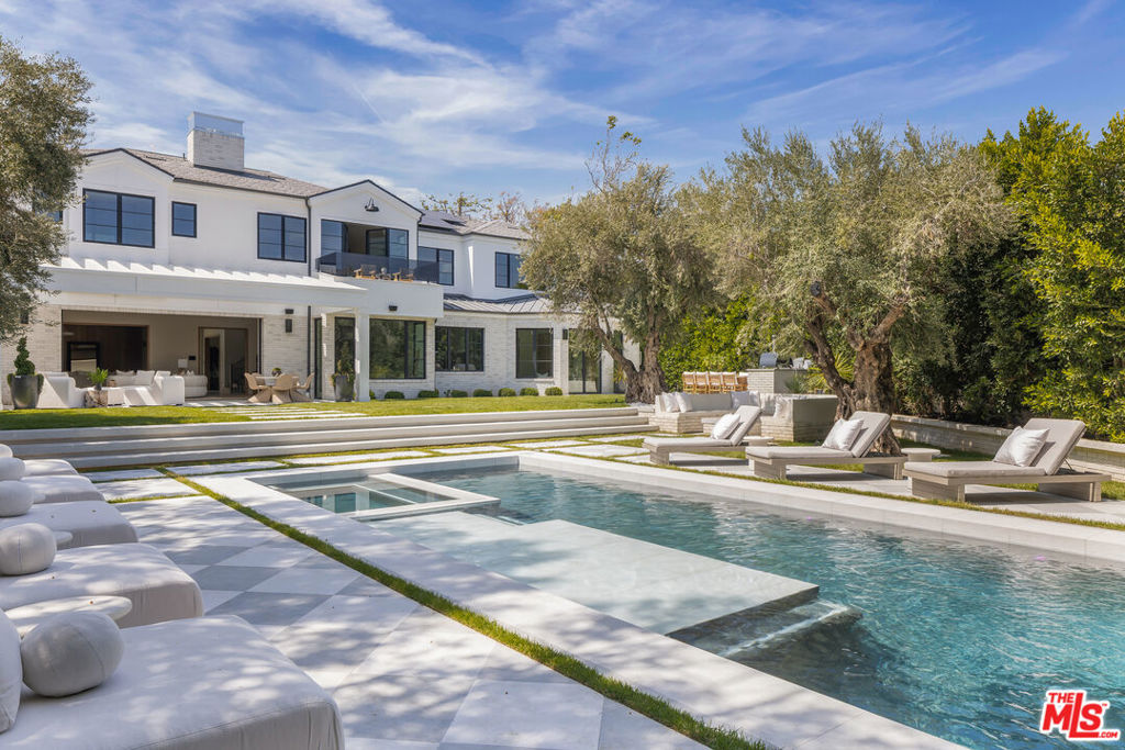 1220 Corsica Drive