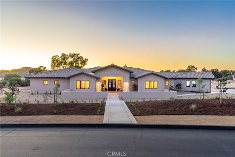 Photo of 1410 Fire Rock Loop, Templeton, CA 93465 (MLS # NS25179090)