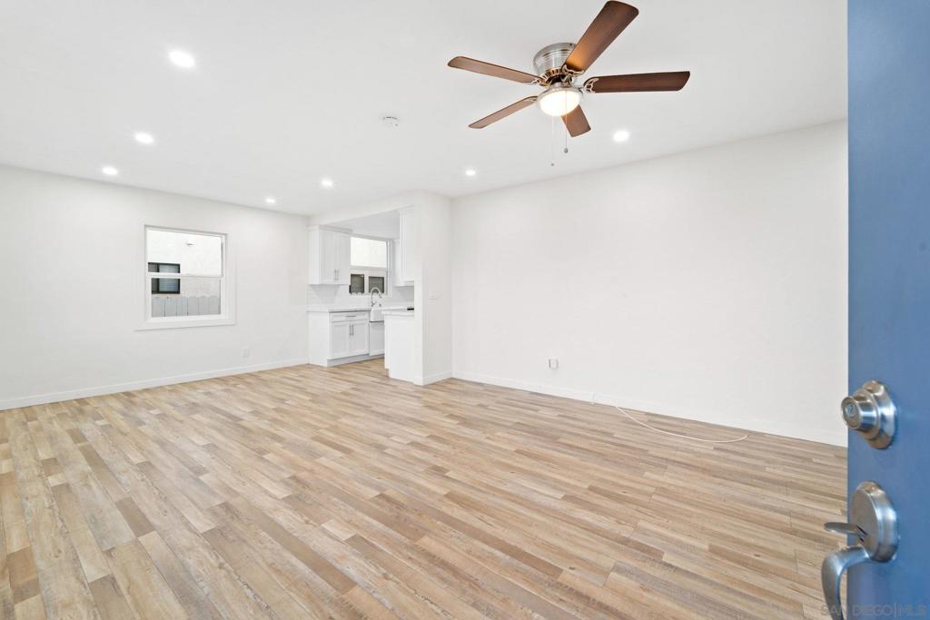 4220 E Overlook Dr, San Diego CA 92115