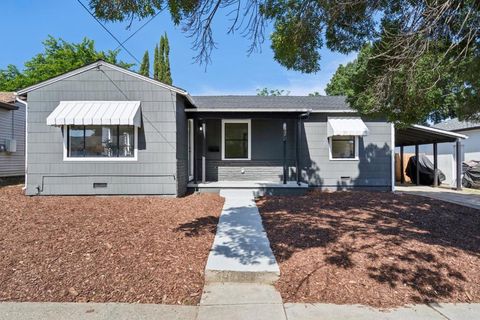 Photo of 1932 Chestnut Avenue, Antioch, CA 94509 (MLS # ML82047037)