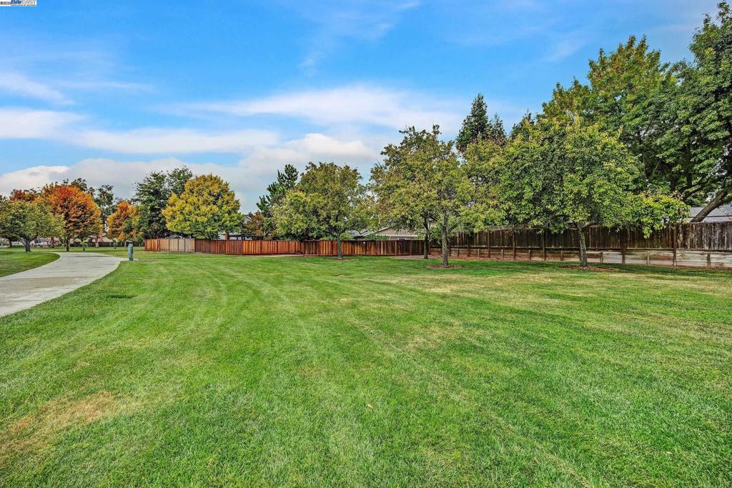 PLEASANT MEADOWS - Residential