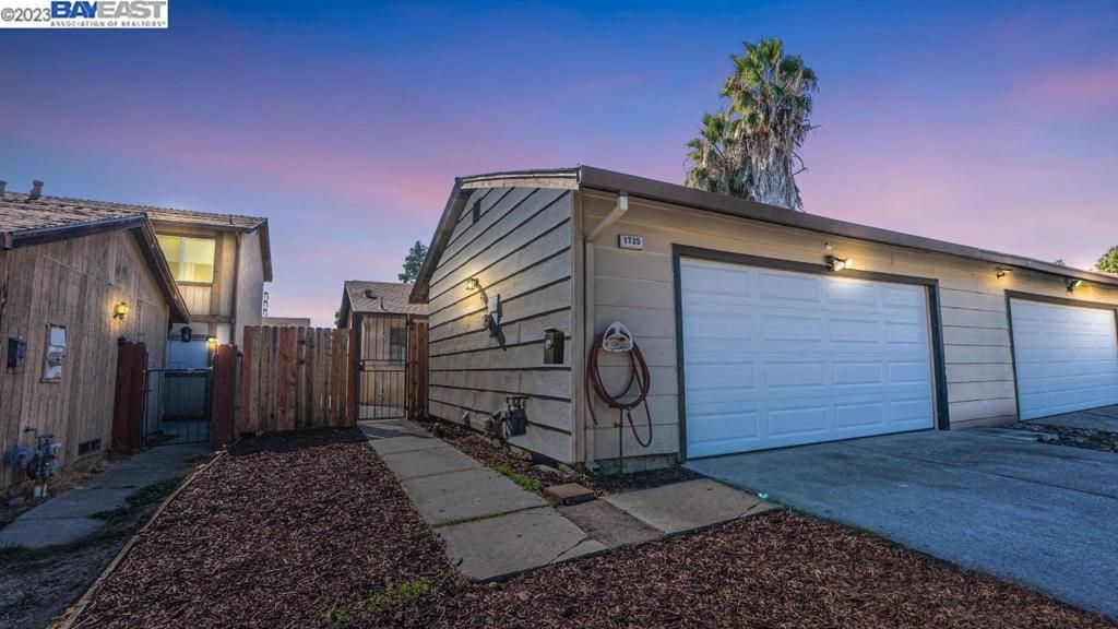 listing image 130728555605211491212