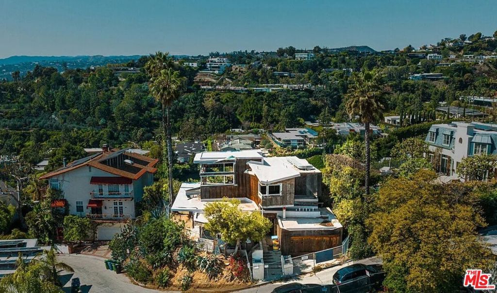 Photo of 9443 Sierra Mar Place, Los Angeles, CA 90069 (MLS # 23317019)