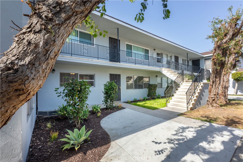 1134 Raymond