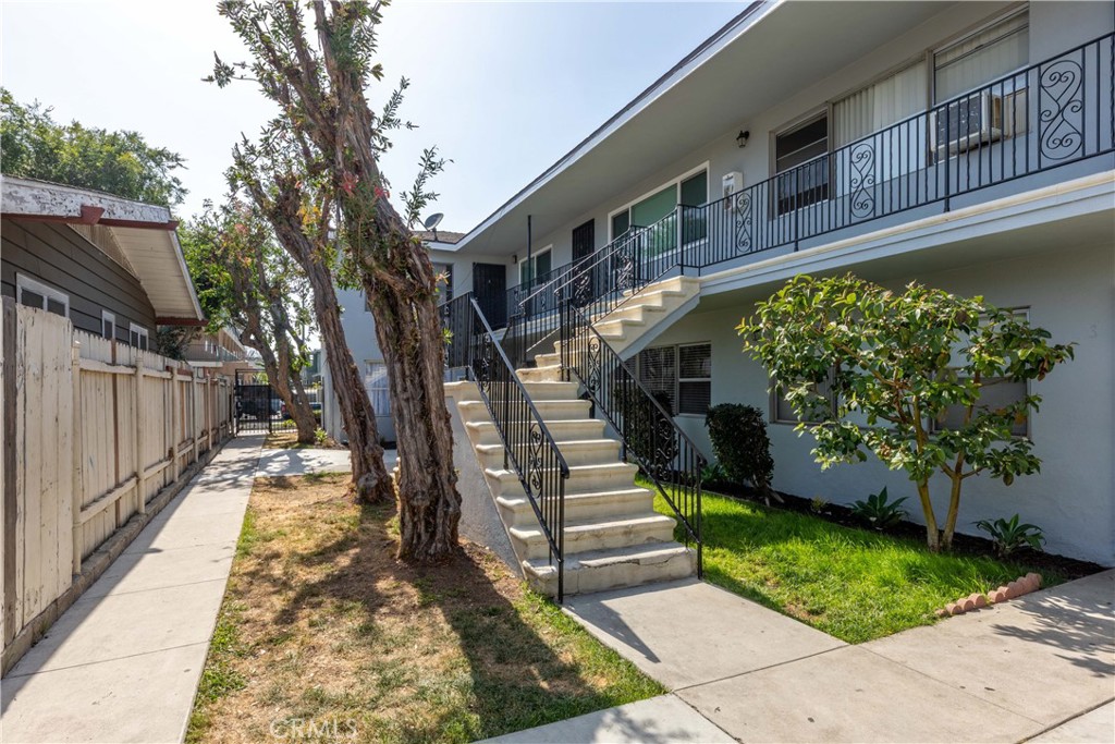 1134 Raymond