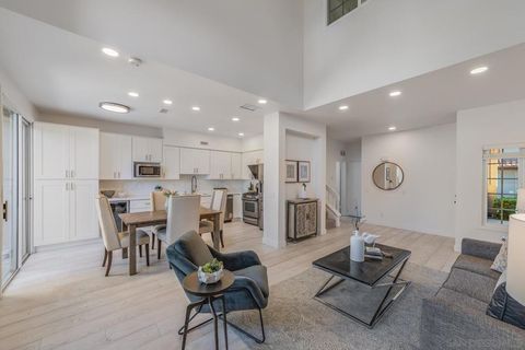 3872 Creststone Pl San Diego CA 92130