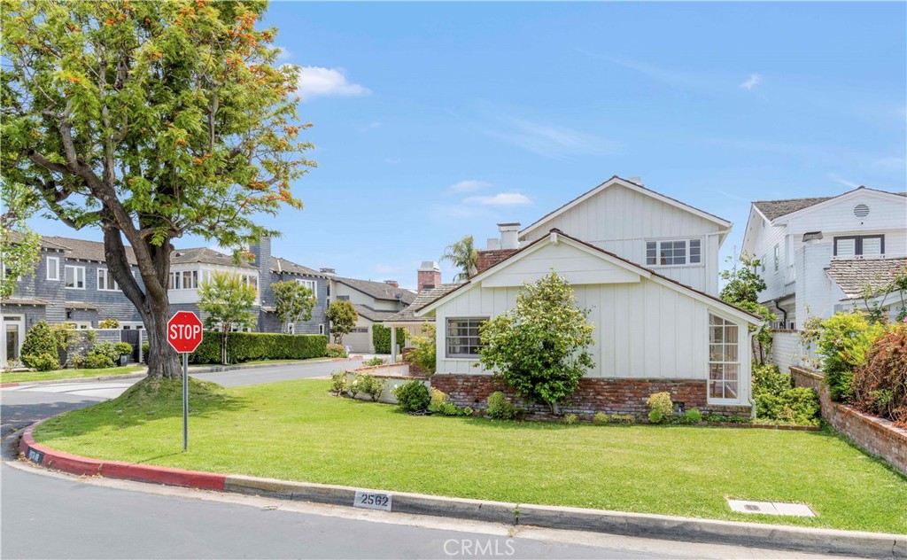 2562 Vista Drive