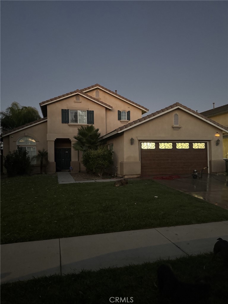 Excellent property, located in a nice Area. No rear neighbors, just mountain views for miles. 1 bedroom and a full bath downstairs. Spacious Kitchen and tons of cabinets.
