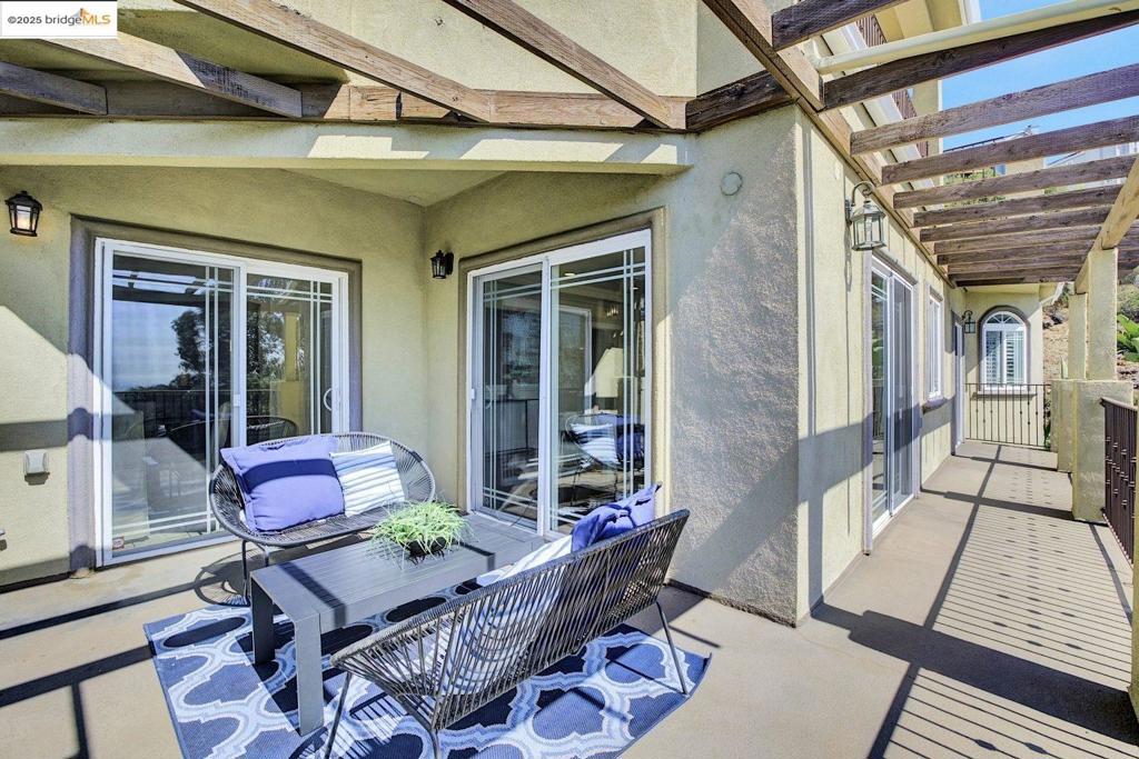 CRESTMONT - Residential