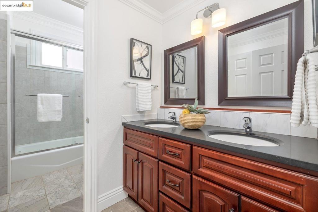 CRESTMONT - Residential