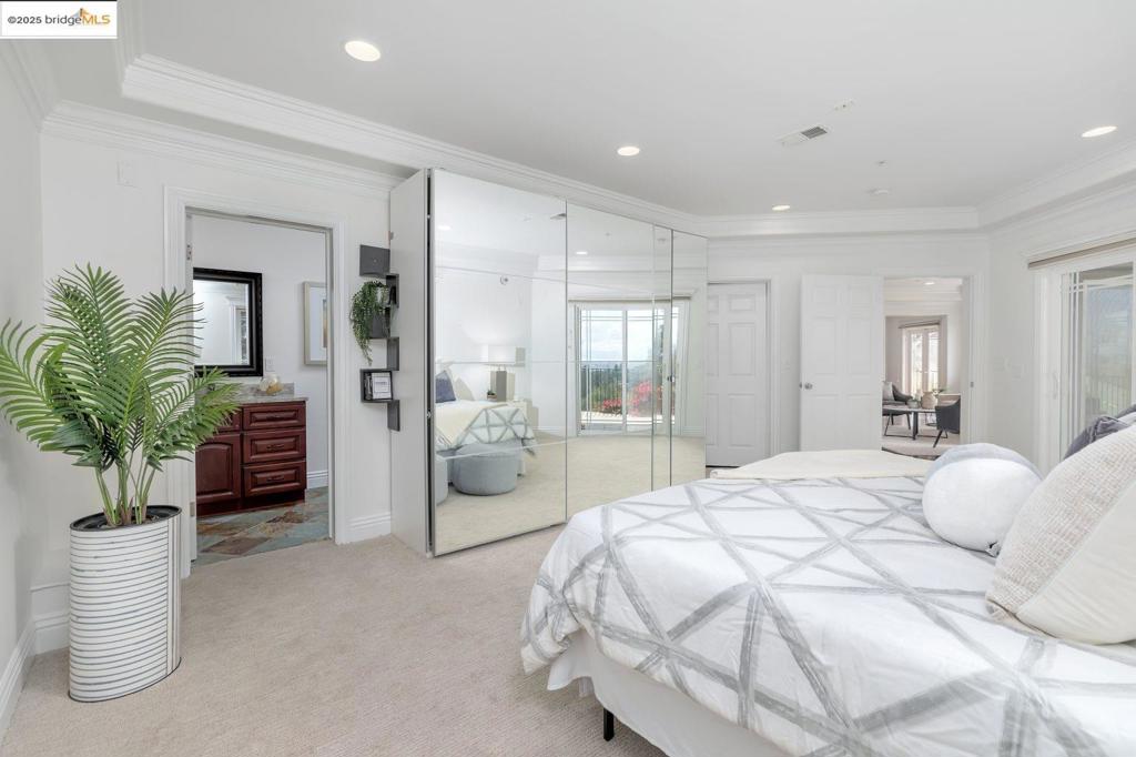 CRESTMONT - Residential