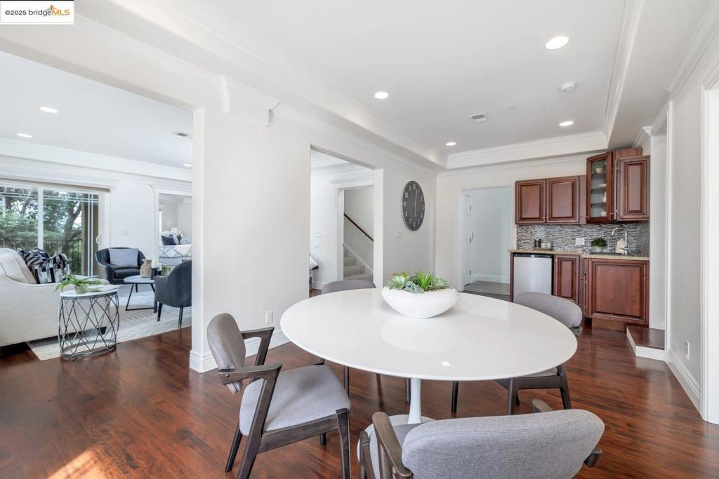 CRESTMONT - Residential