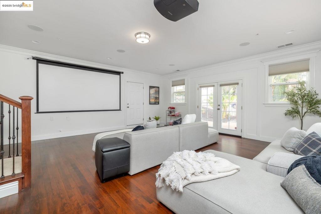 CRESTMONT - Residential