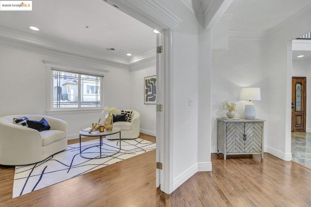 CRESTMONT - Residential