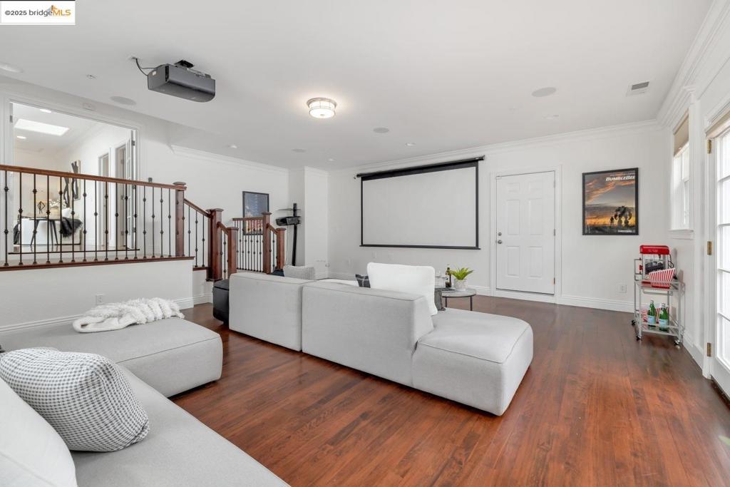 CRESTMONT - Residential