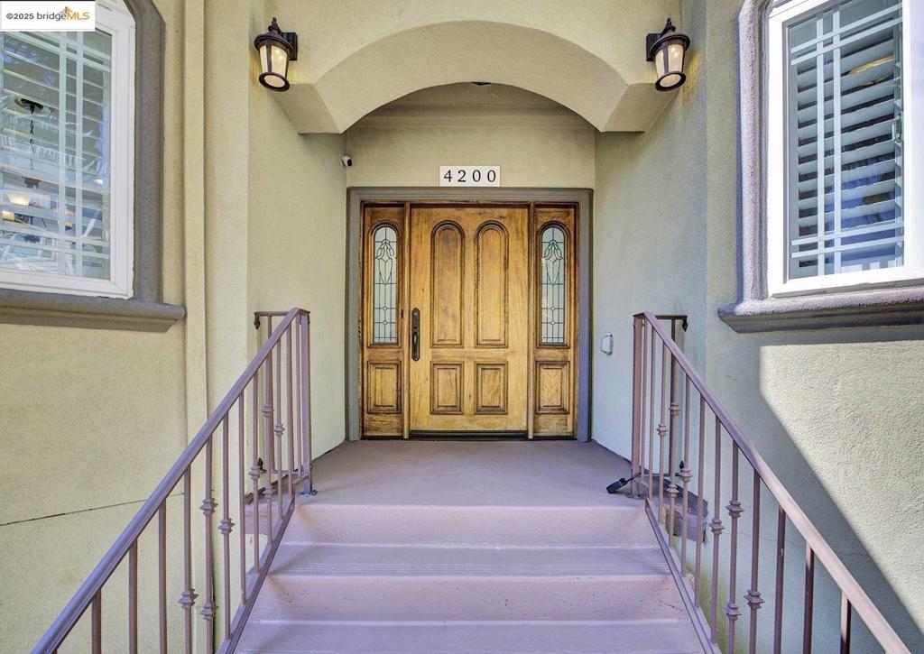 CRESTMONT - Residential