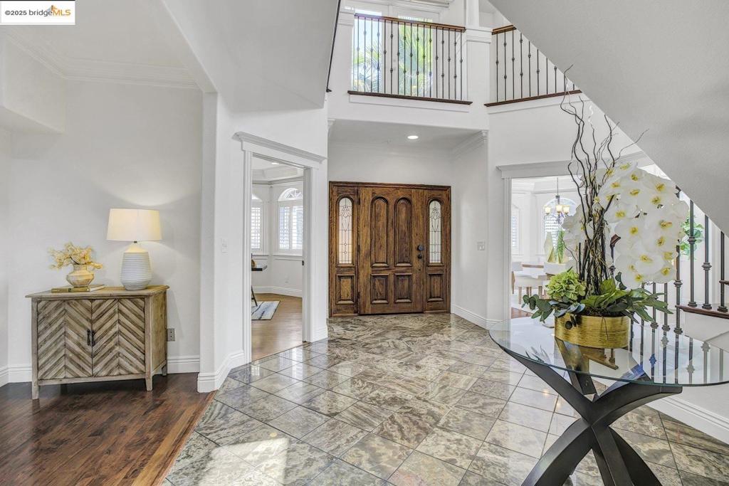 CRESTMONT - Residential