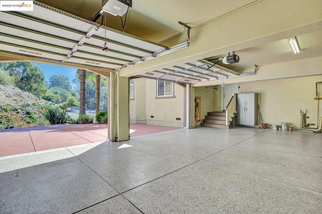 CRESTMONT - Residential