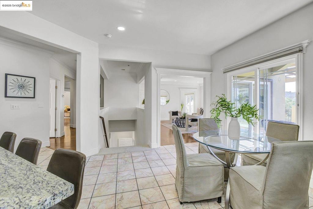 CRESTMONT - Residential