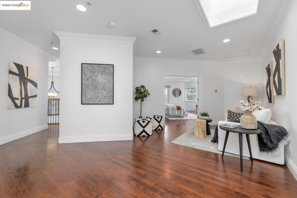 CRESTMONT - Residential