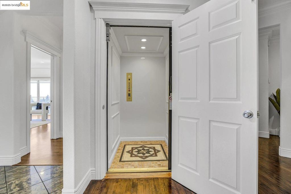 CRESTMONT - Residential