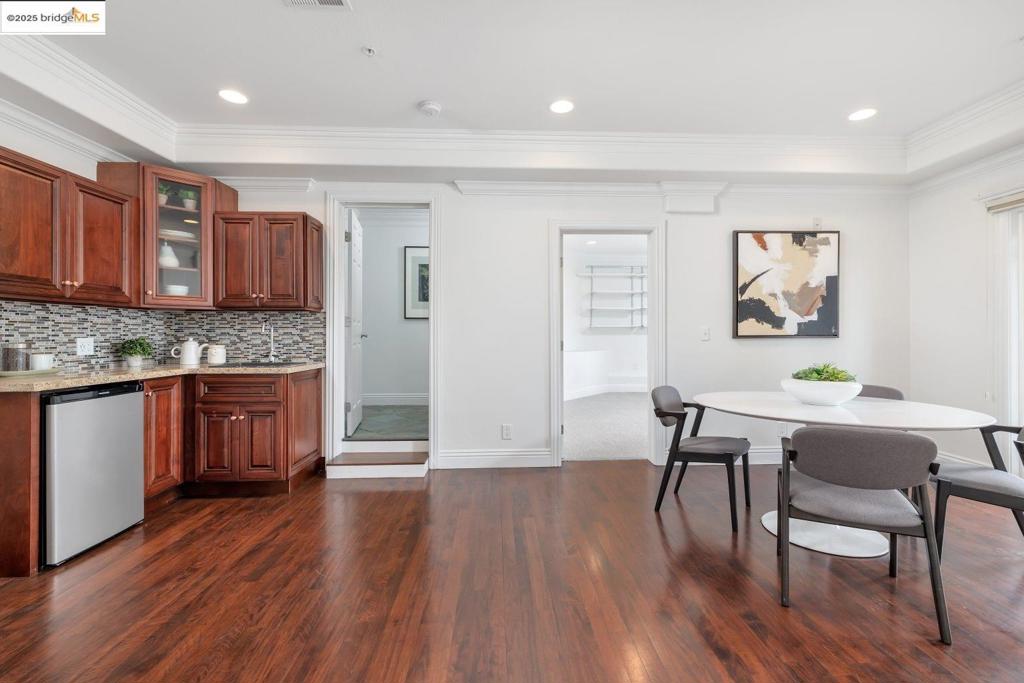 CRESTMONT - Residential