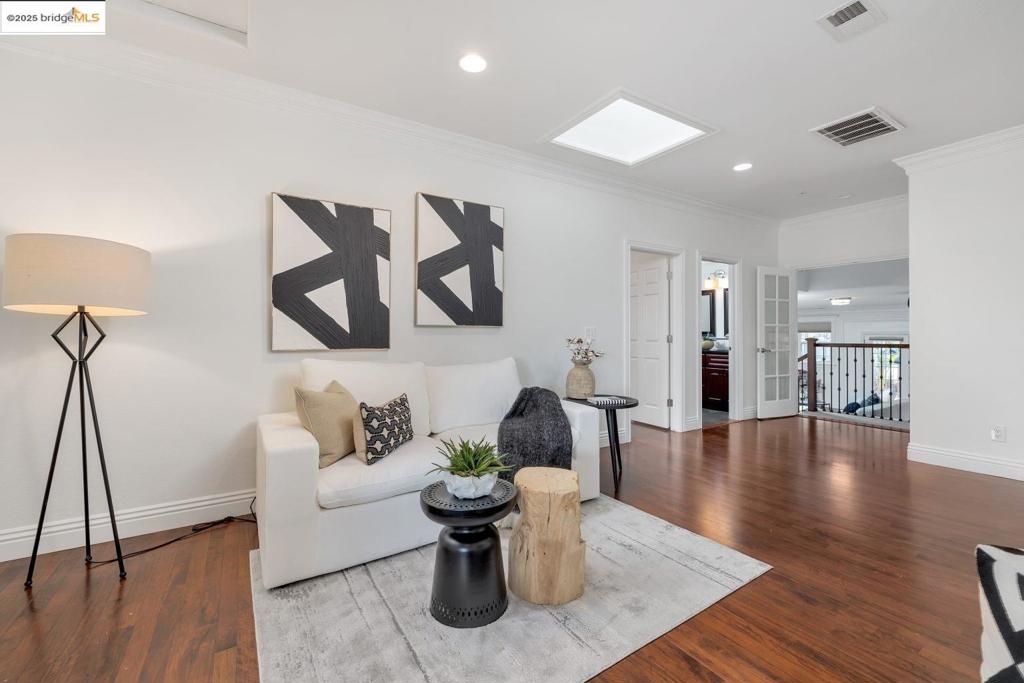 CRESTMONT - Residential