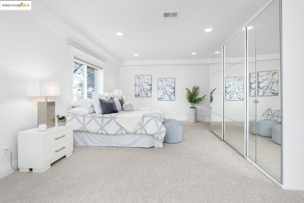 CRESTMONT - Residential