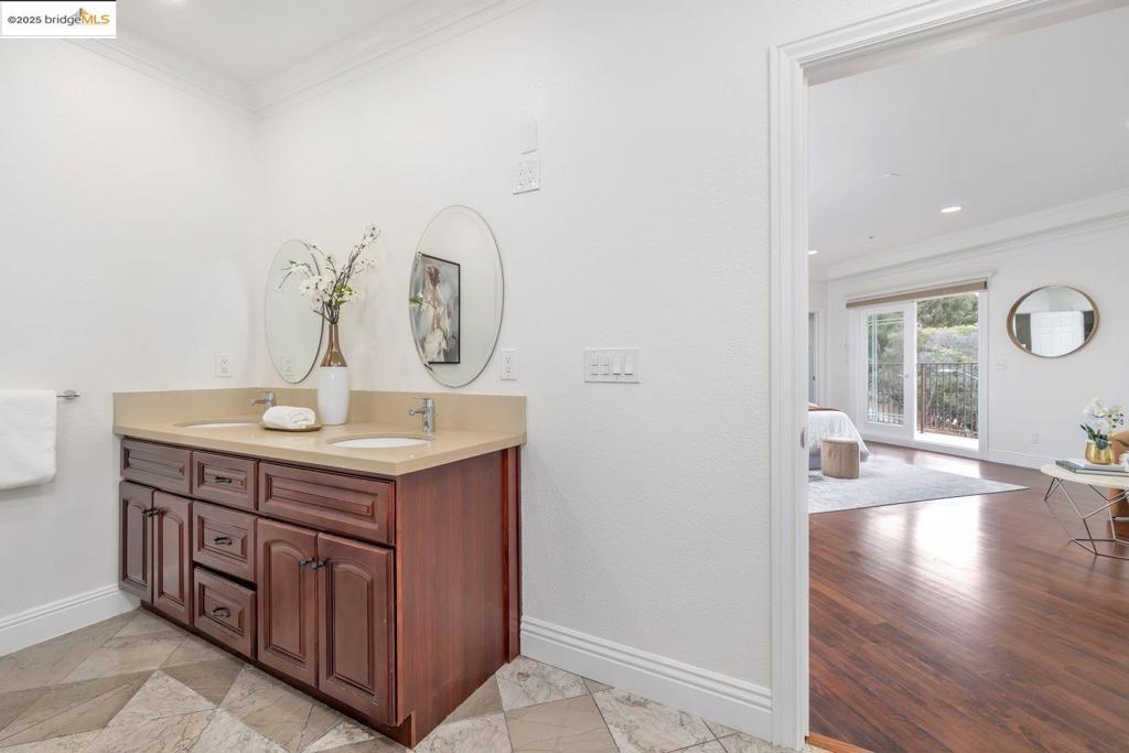CRESTMONT - Residential