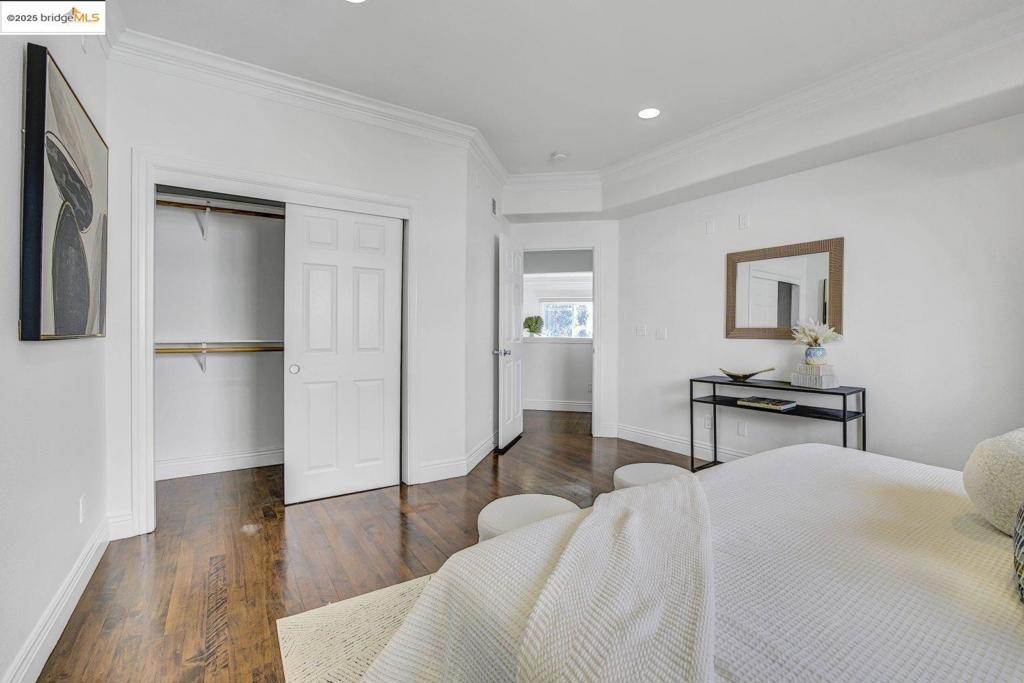 CRESTMONT - Residential