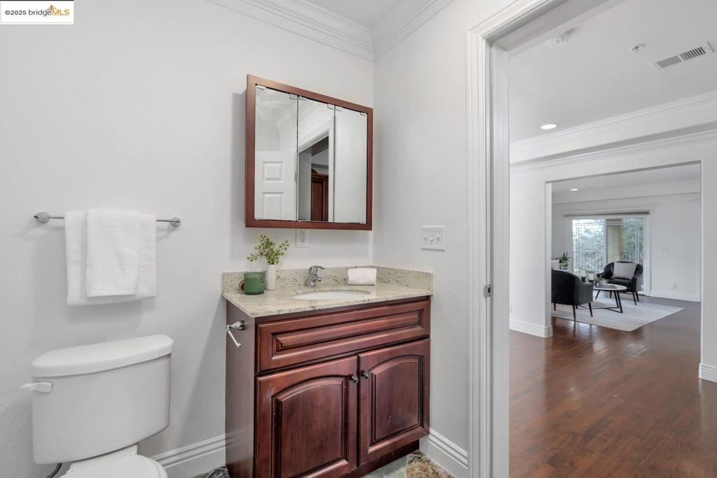 CRESTMONT - Residential