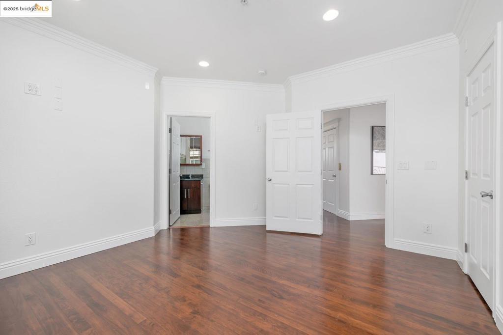CRESTMONT - Residential