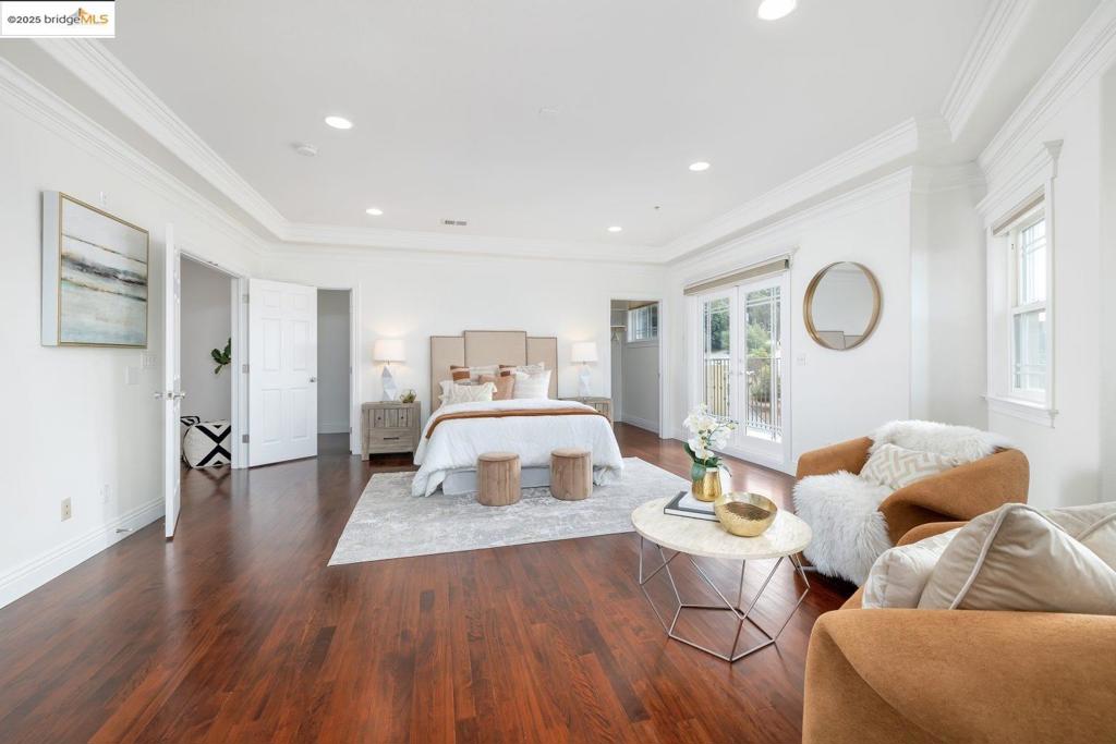 CRESTMONT - Residential
