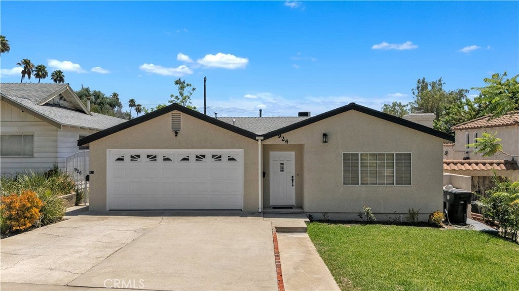 924 E Tujunga