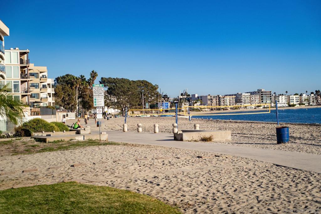 Pacific Beach - Residential