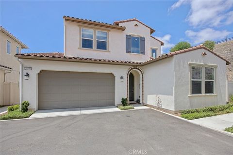 Photo of 20533 Martingale Place, Saugus, CA 91350 (MLS # SR25164890)