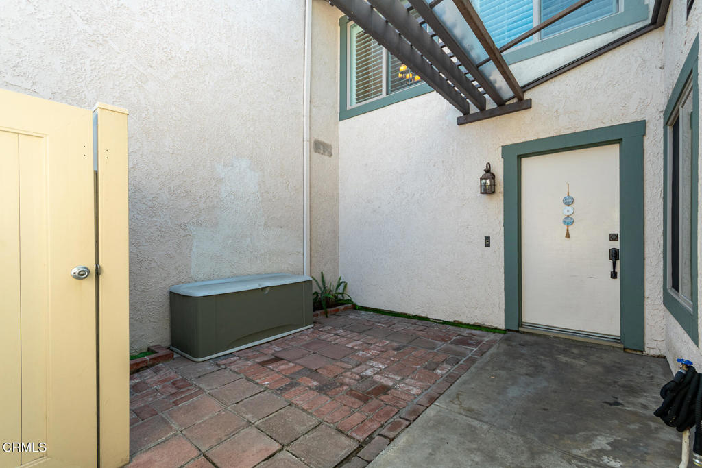 842 E Pepper Tree Drive